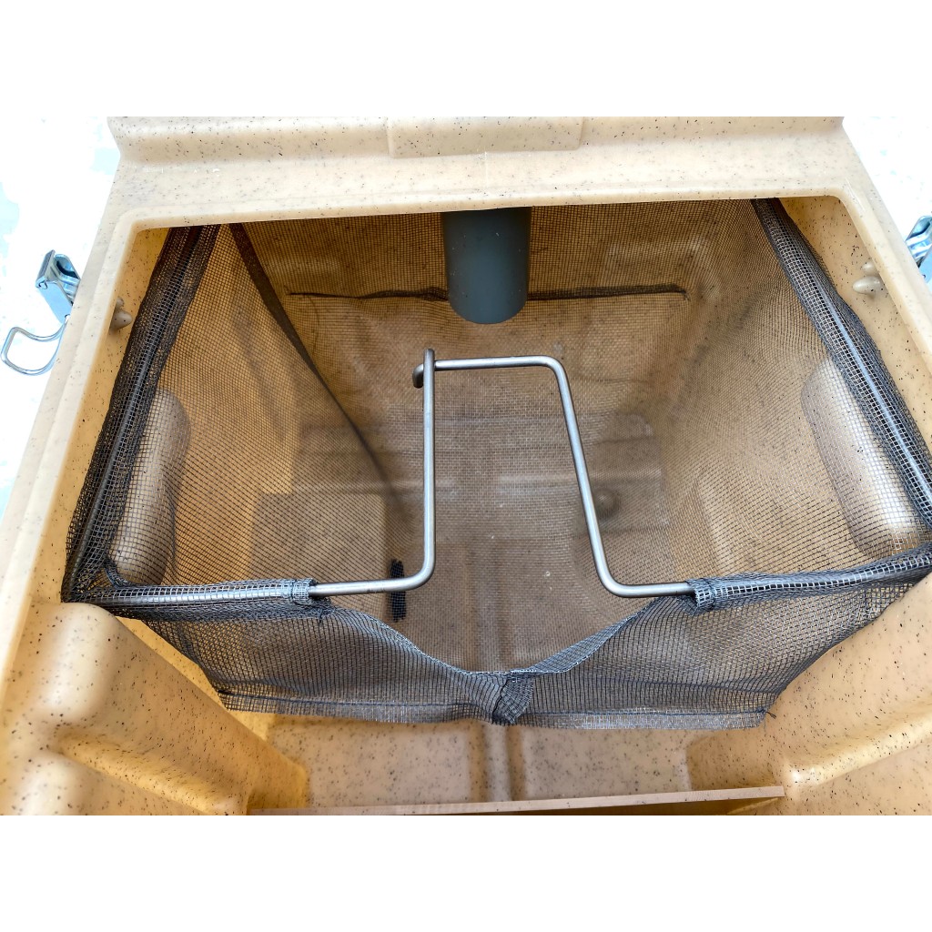 Сепаратор масти ПЕ ЦЛЕАН проток 0.5л/с 520к340к380 Песак (СГПЕ05-НС)